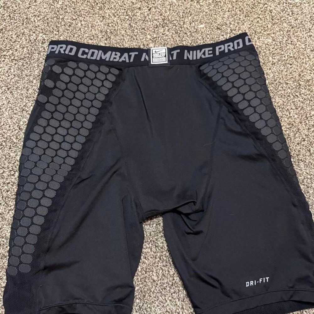 Nike Pro Combat Hyperstrong Padded Compression Shorts Mens XXL Black Dri-FIT - Picture 3 of 4